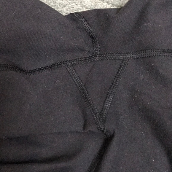 Lululemon Wunder Under Crops Original 6 - Picture 4 of 4